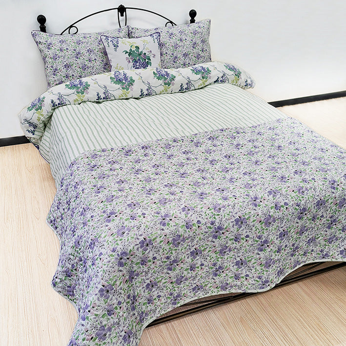 【LAURA　ASHLEY】ウィステリア　キルトマルチカバー　M　190cm X 190cm（メーカー希望小売価格￥35,750税込）