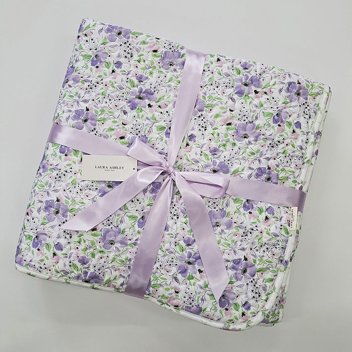 【LAURA　ASHLEY】ウィステリア　キルトマルチカバー　L　240cm X 190cm（メーカー希望小売価格￥43,120税込）